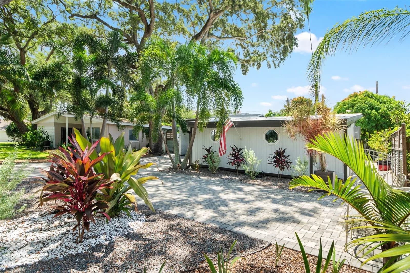 3004 BAY VILLA Avenue