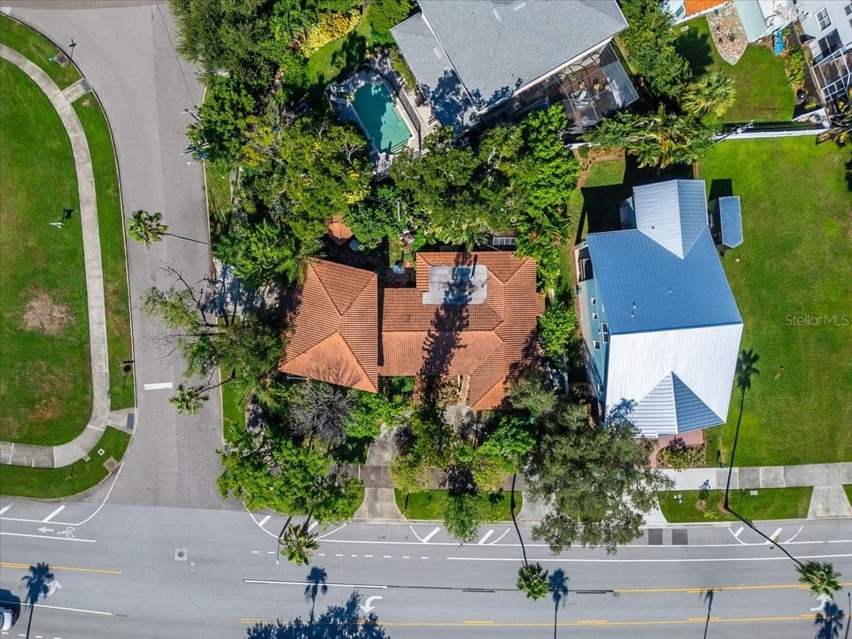 Photo 4 of 114 DAVIS Boulevard
