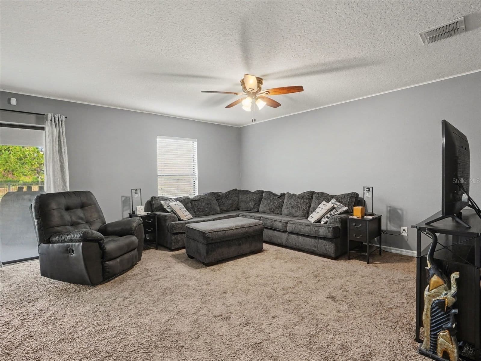 Photo 4 of 5660 ELSINORE Way