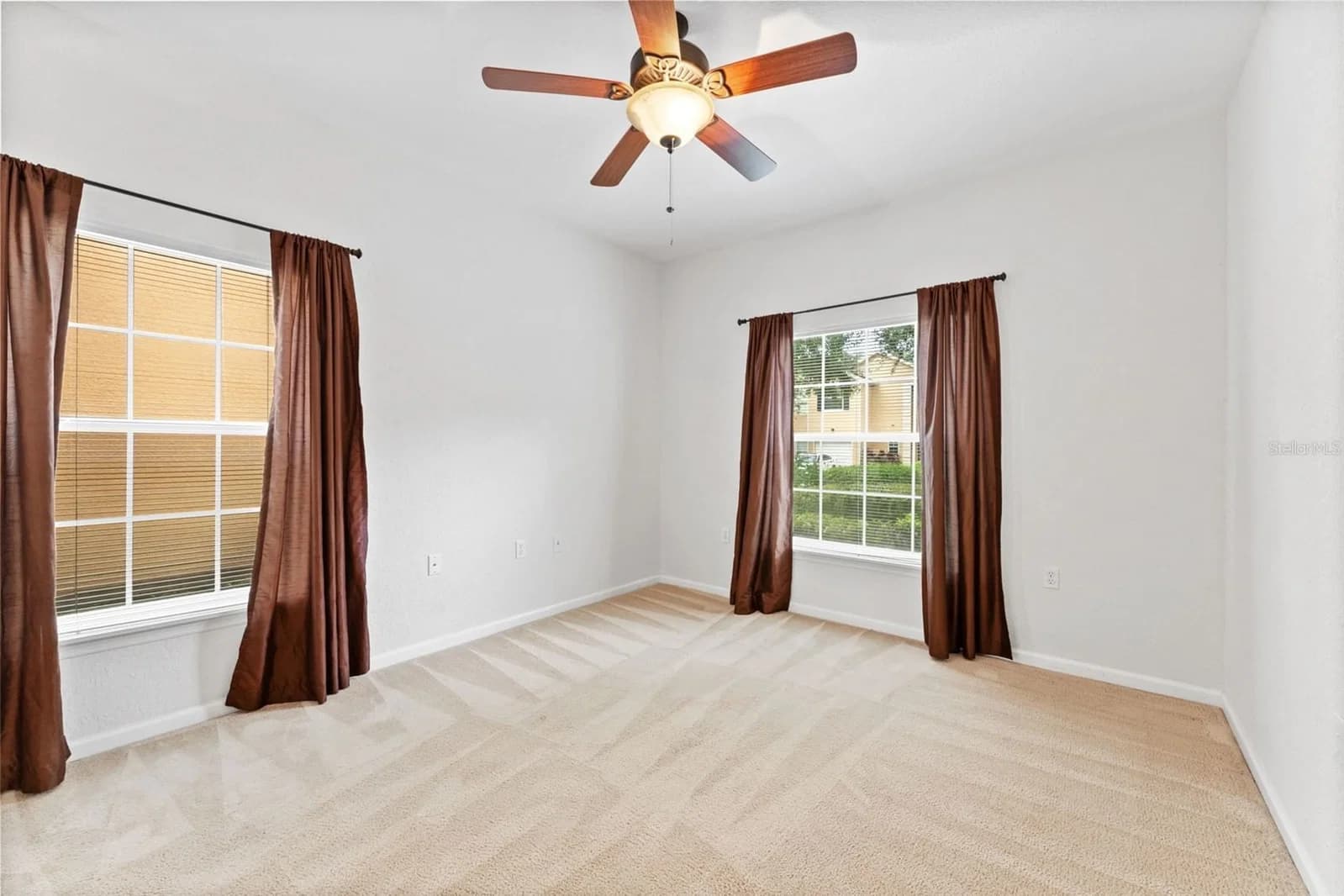 Photo 4 of 16309 NEWBURY PALMS Court