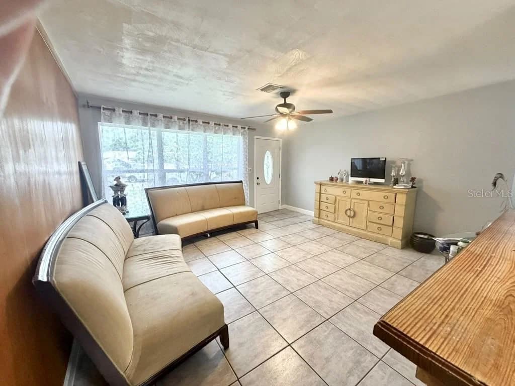 Photo 4 of 2531 7TH Terrace