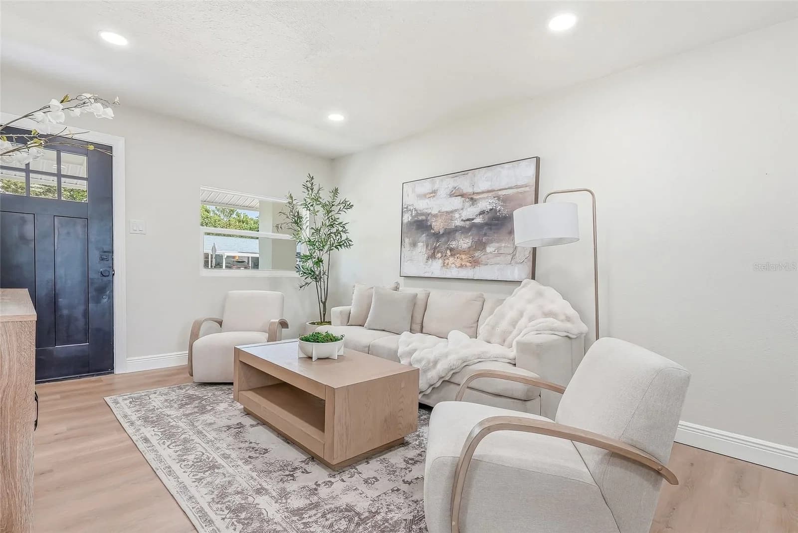 Photo 4 of 7919 CROTON Avenue
