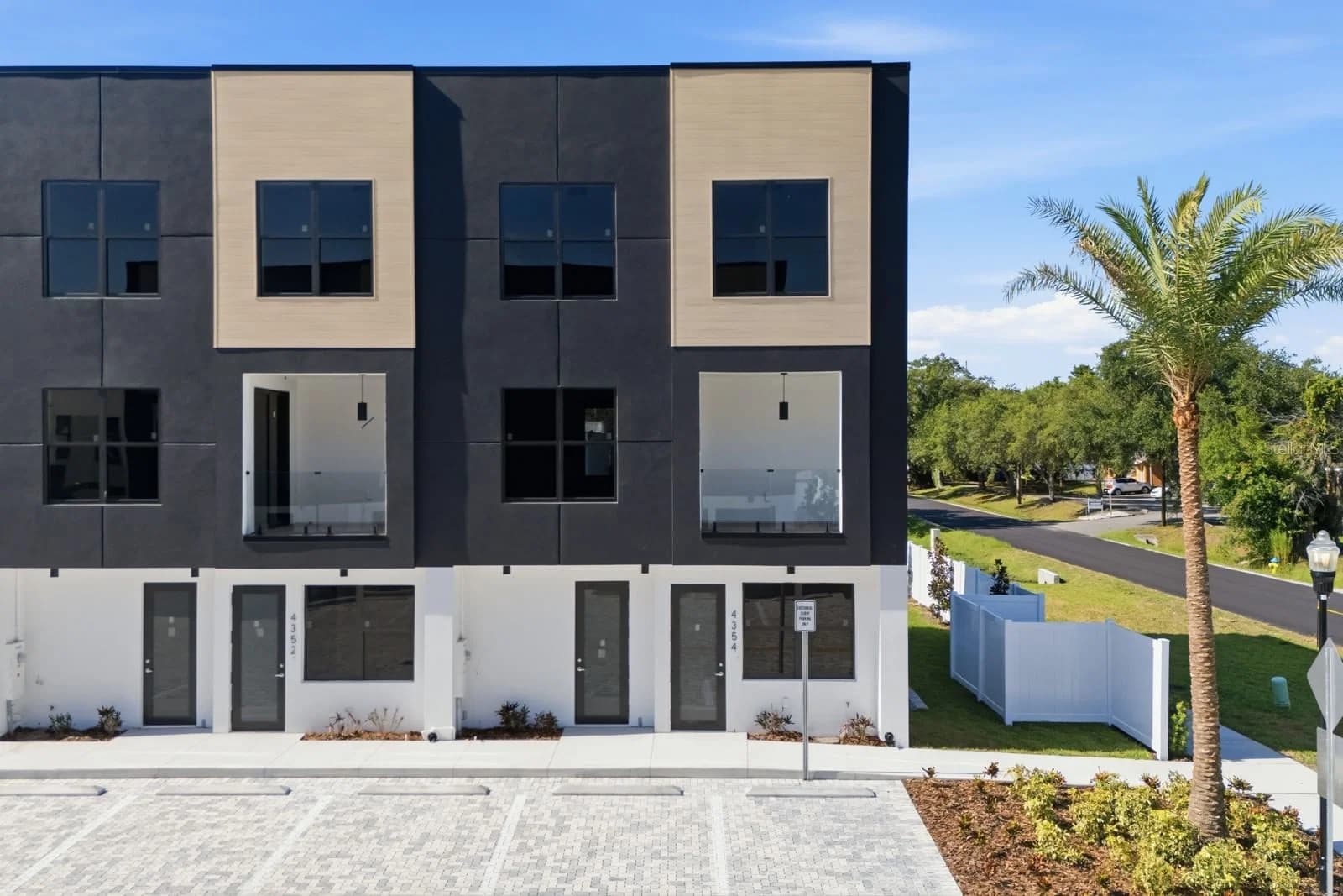 4352 FONTANAROSA VILLAGE Court