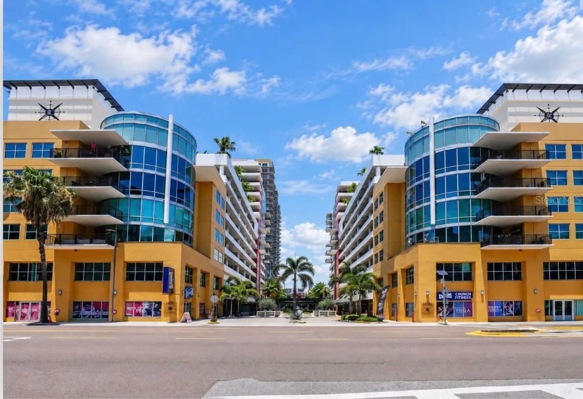 1208 KENNEDY Boulevard #518
