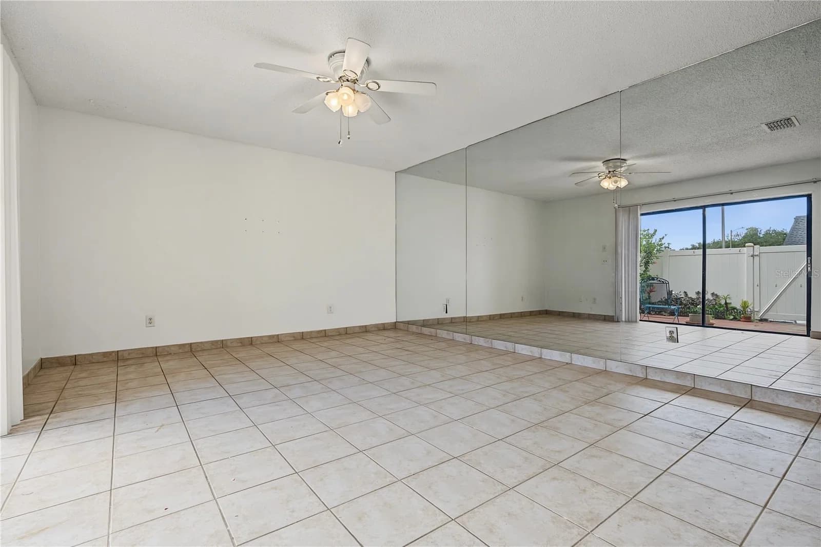Photo 4 of 8119 OAK TRACE Way #C