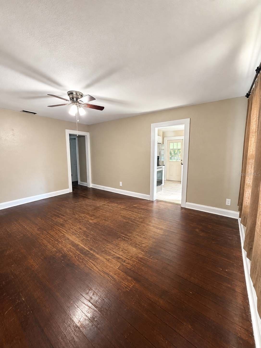 Photo 4 of 230 POLK Avenue