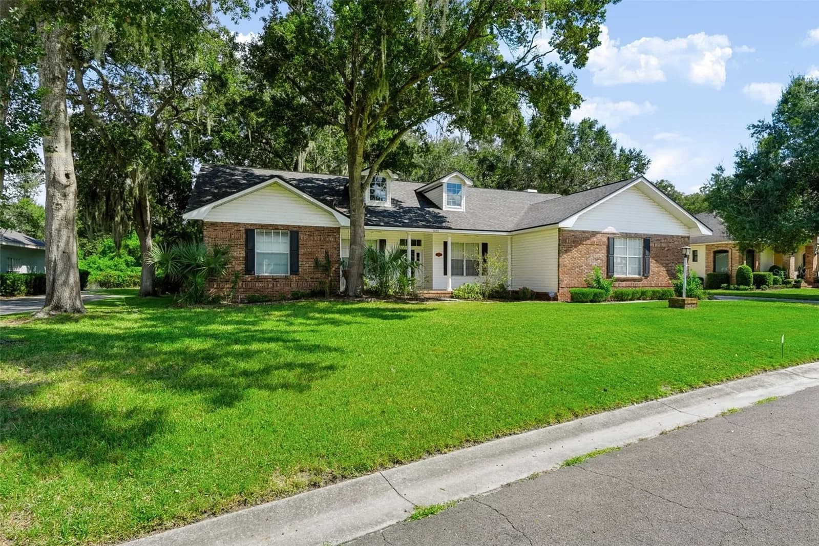 6646 ROYAL FOREST Drive