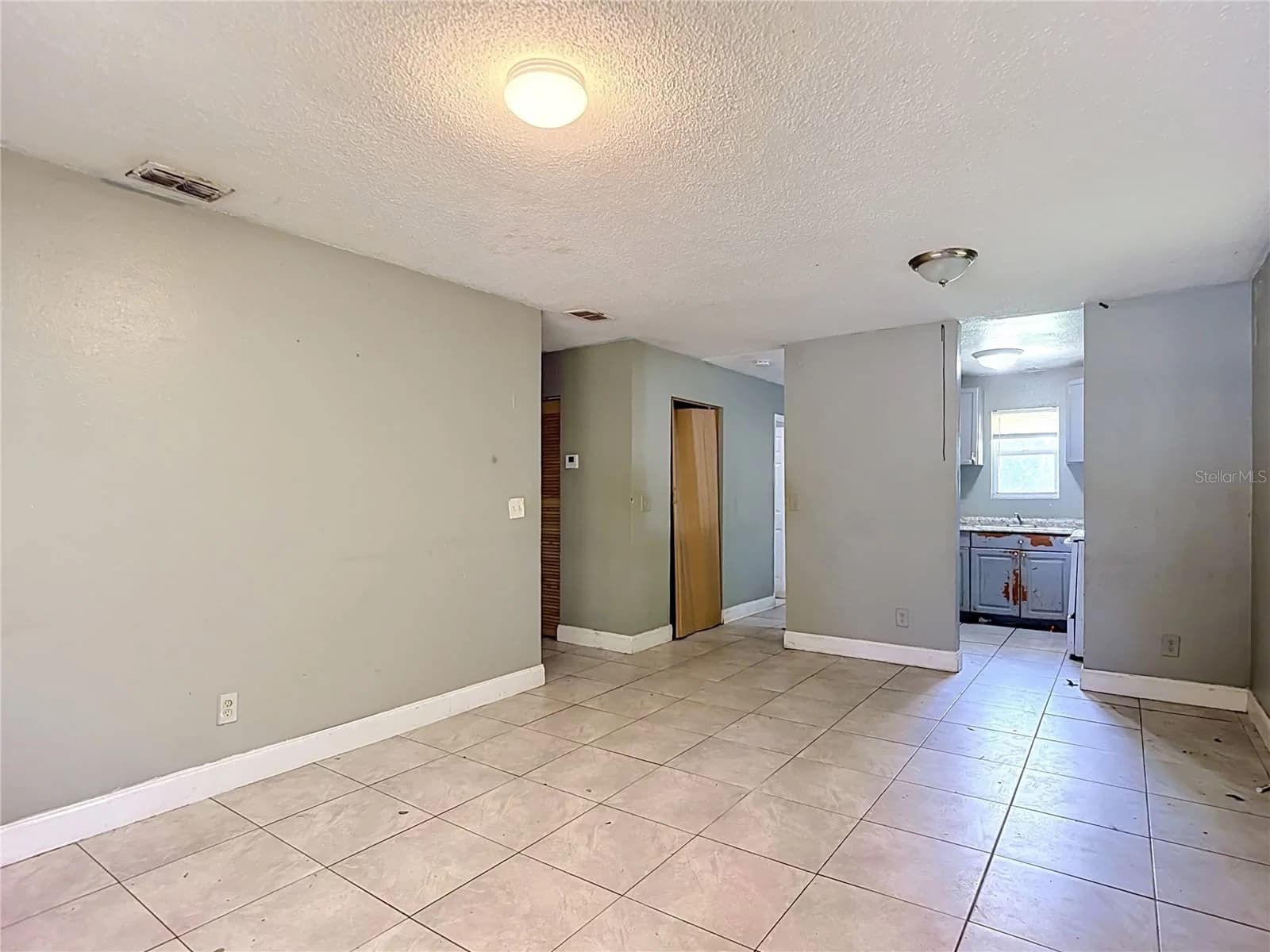 Photo 4 of 2705 22ND Avenue