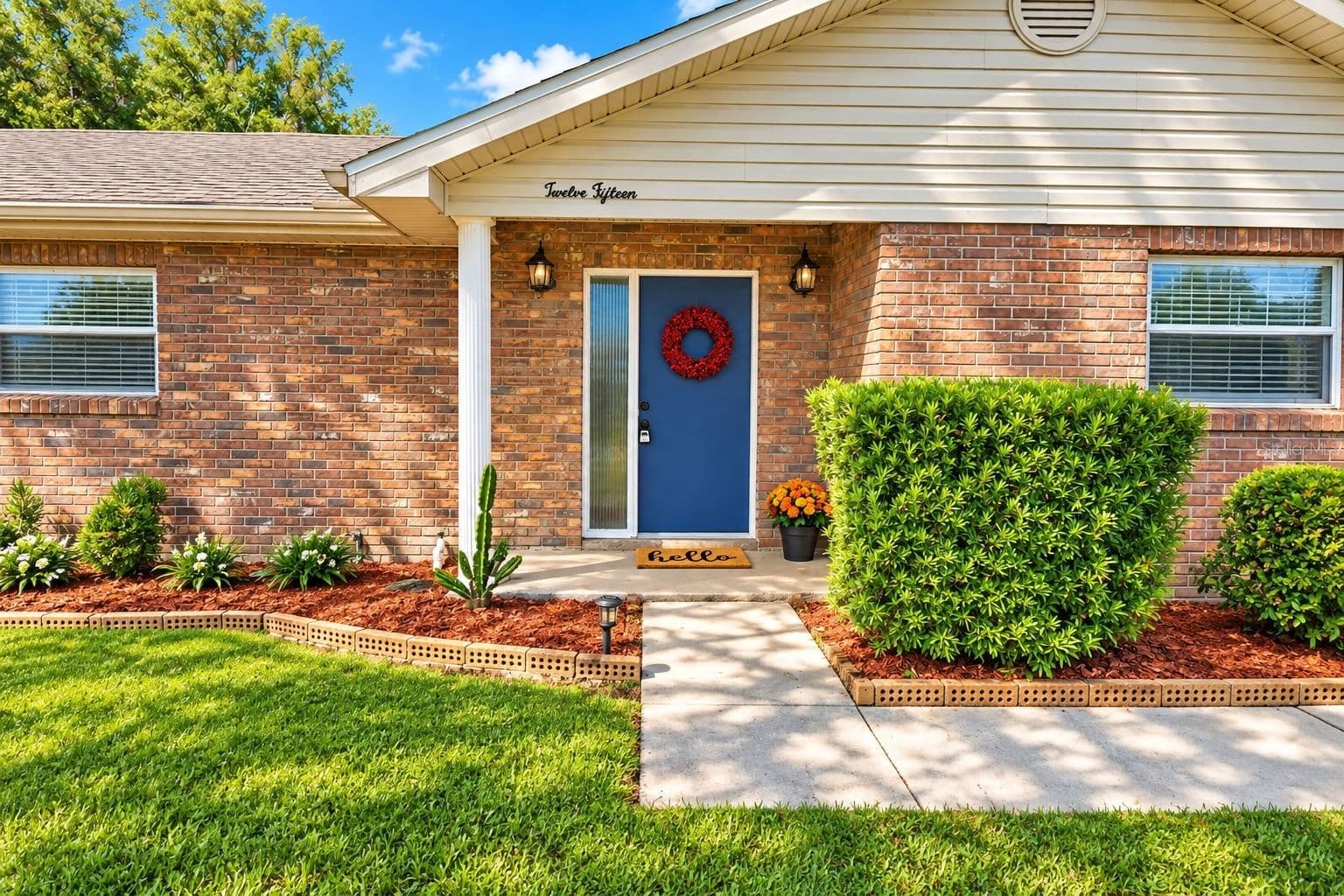 1215 NW FAIRLANE Court