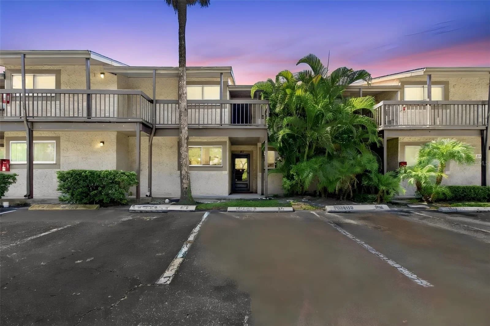 6340 NEWTOWN Circle #40A4