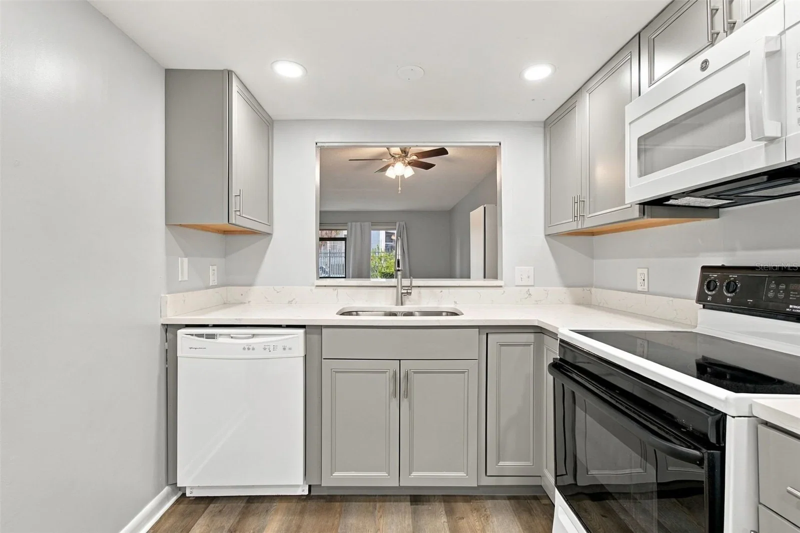 Photo 4 of 6340 NEWTOWN Circle #40A4