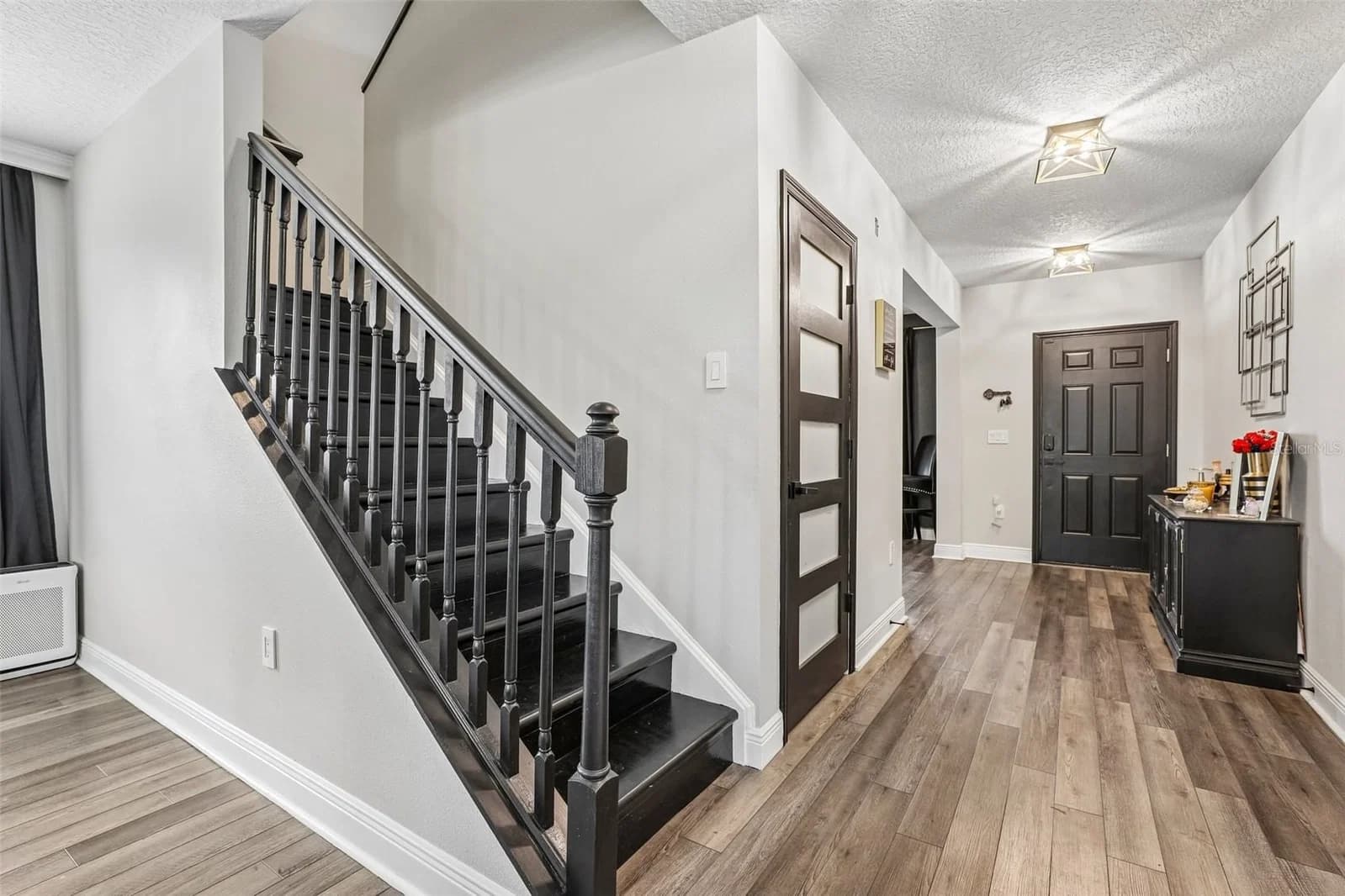 Photo 4 of 1131 OAK BLUFF Drive