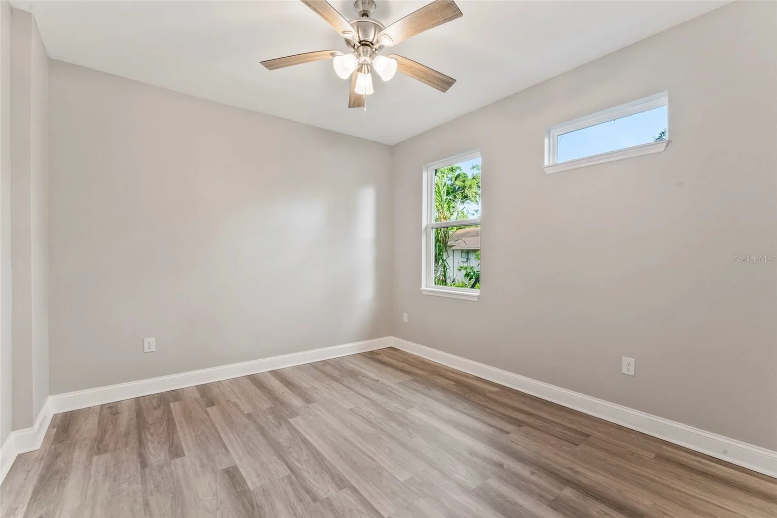 Photo 4 of 809 LINEBAUGH Avenue #5B