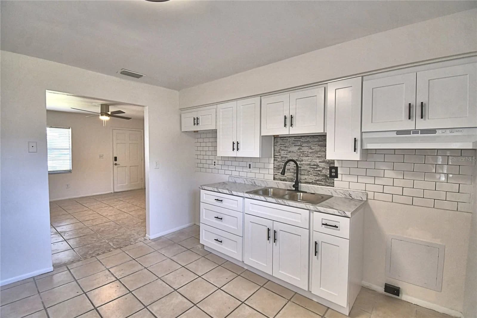 Photo 5 of 6309 MACDILL Avenue