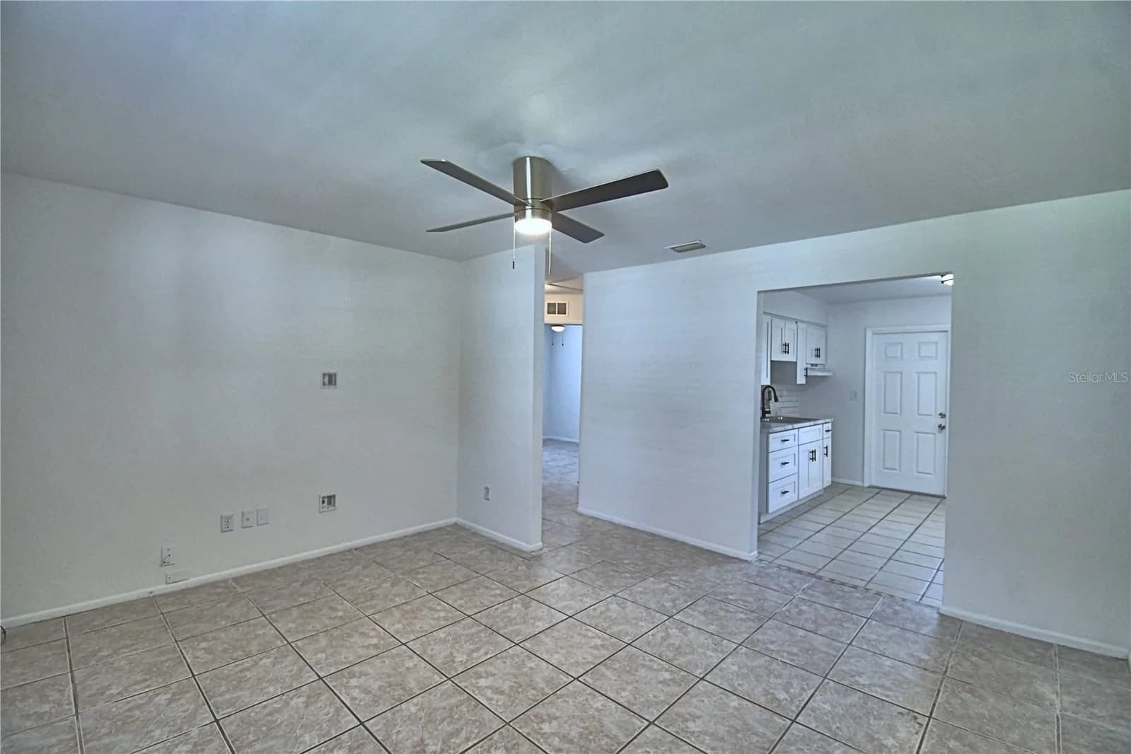 Photo 4 of 6309 MACDILL Avenue