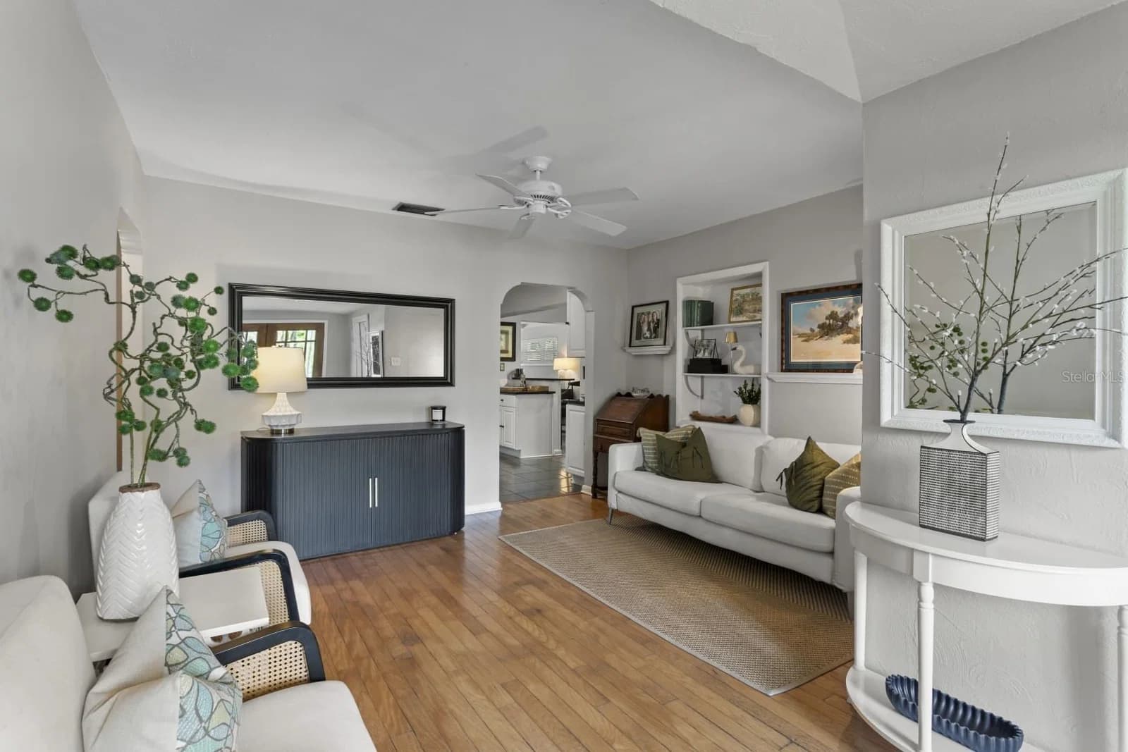 Photo 5 of 505 BEVERLY Avenue