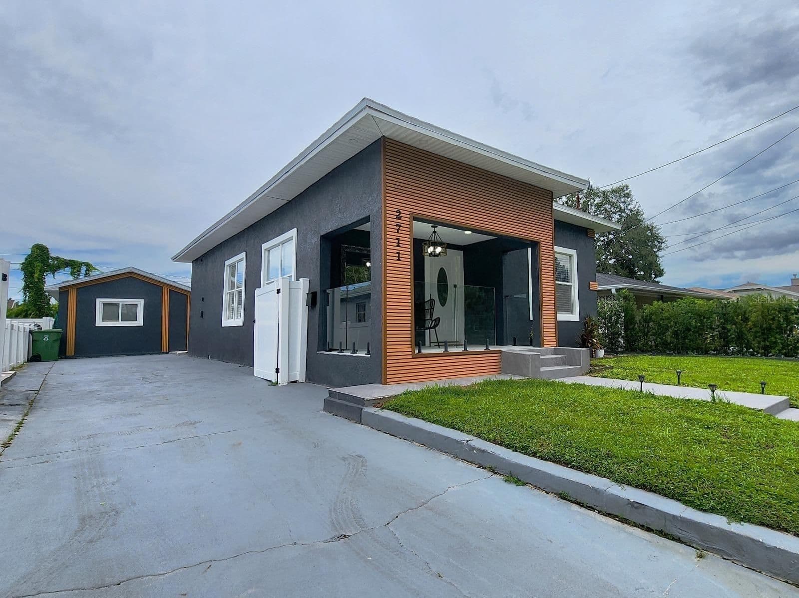 2711 CORDELIA Street