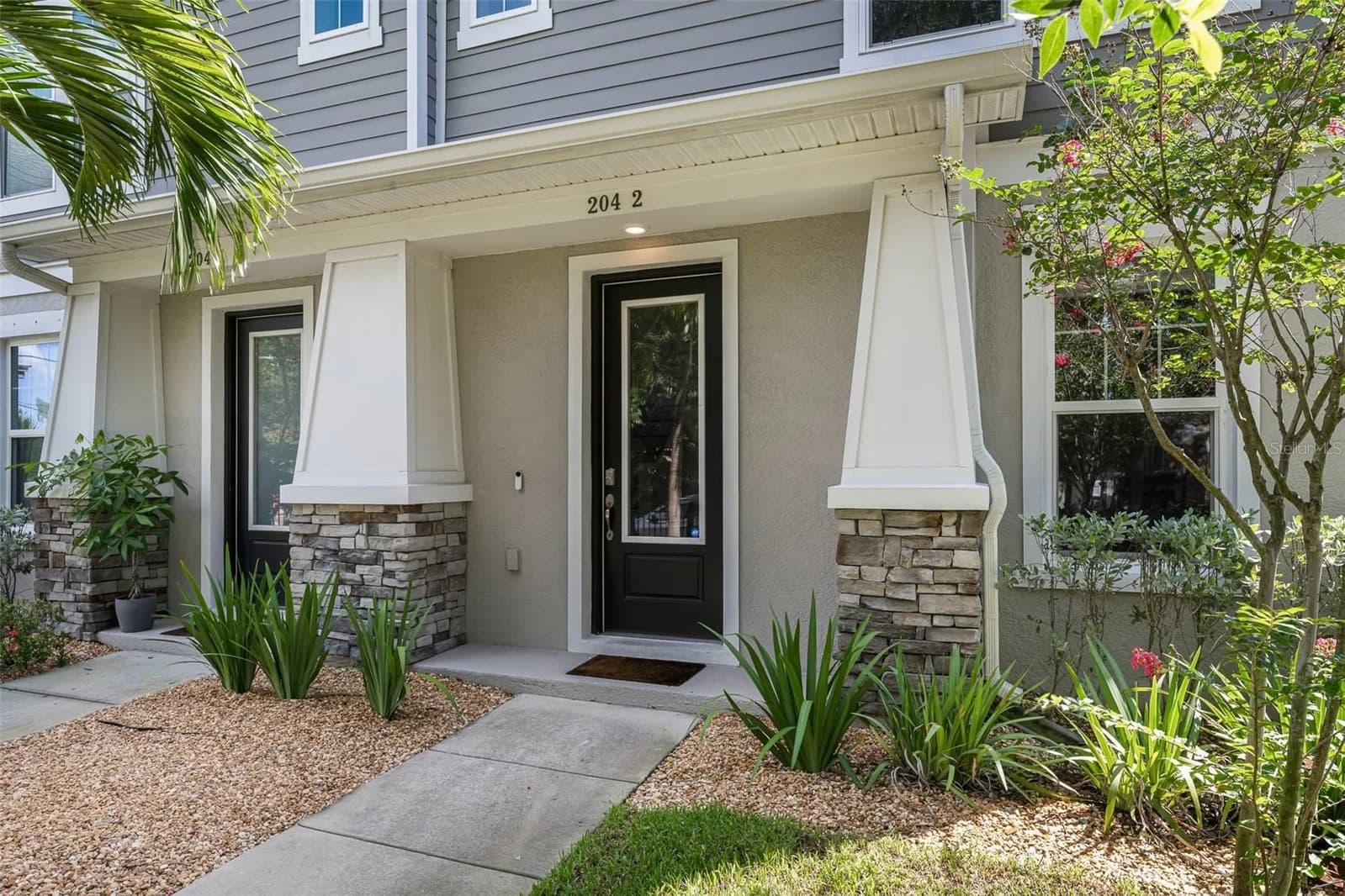 204 ALBANY Avenue #2