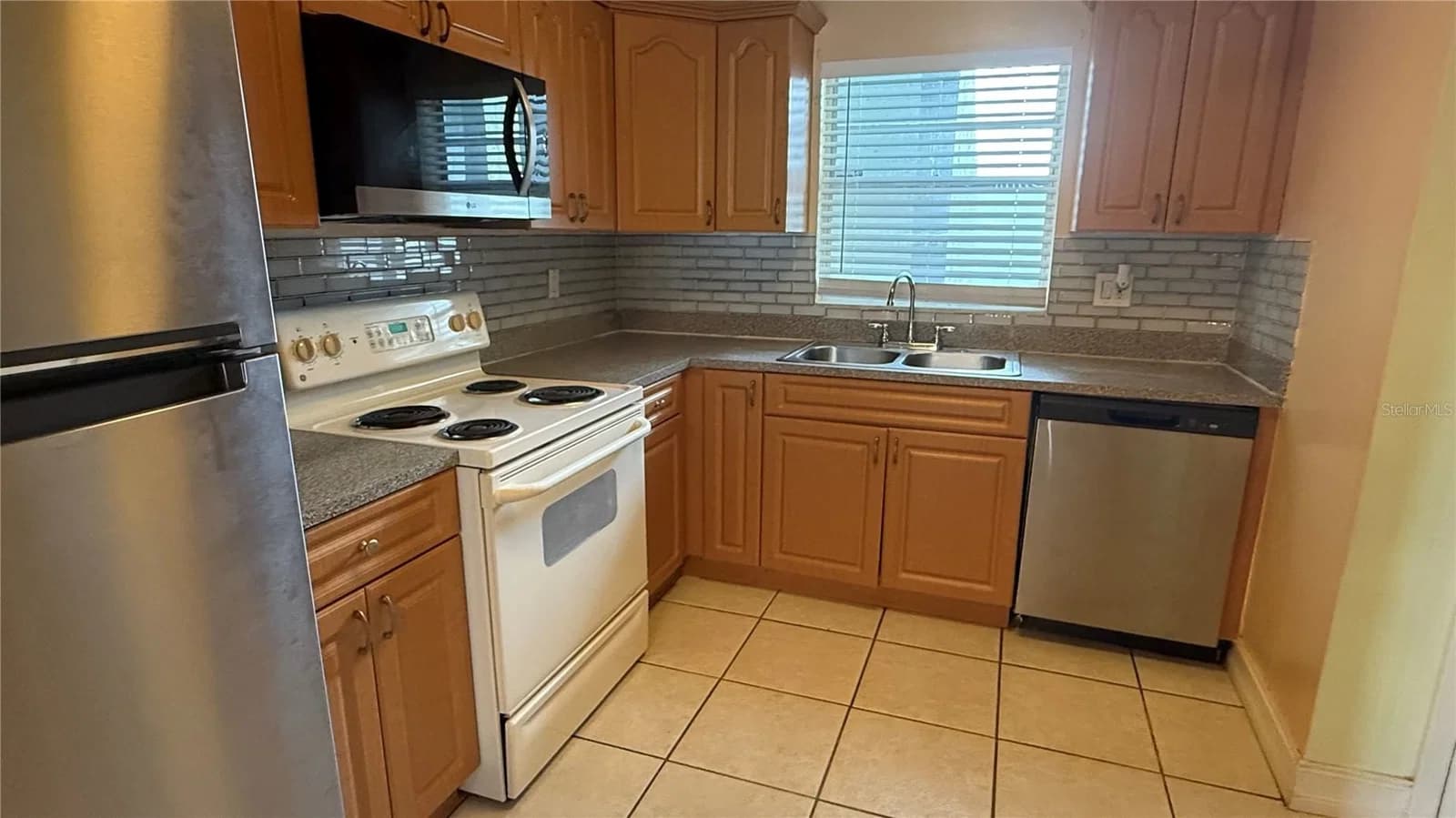 Photo 5 of 2830 SOMERSET PARK Drive #202