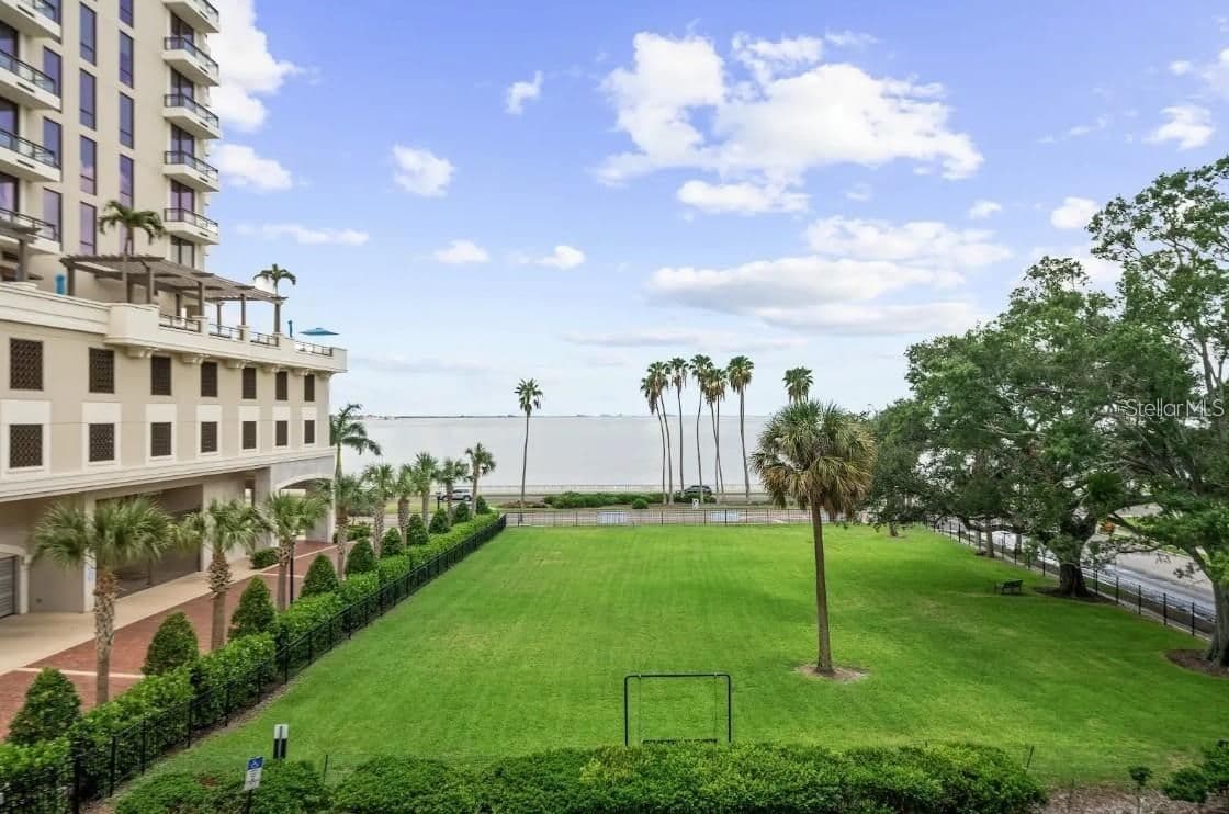 2109 BAYSHORE Boulevard #303