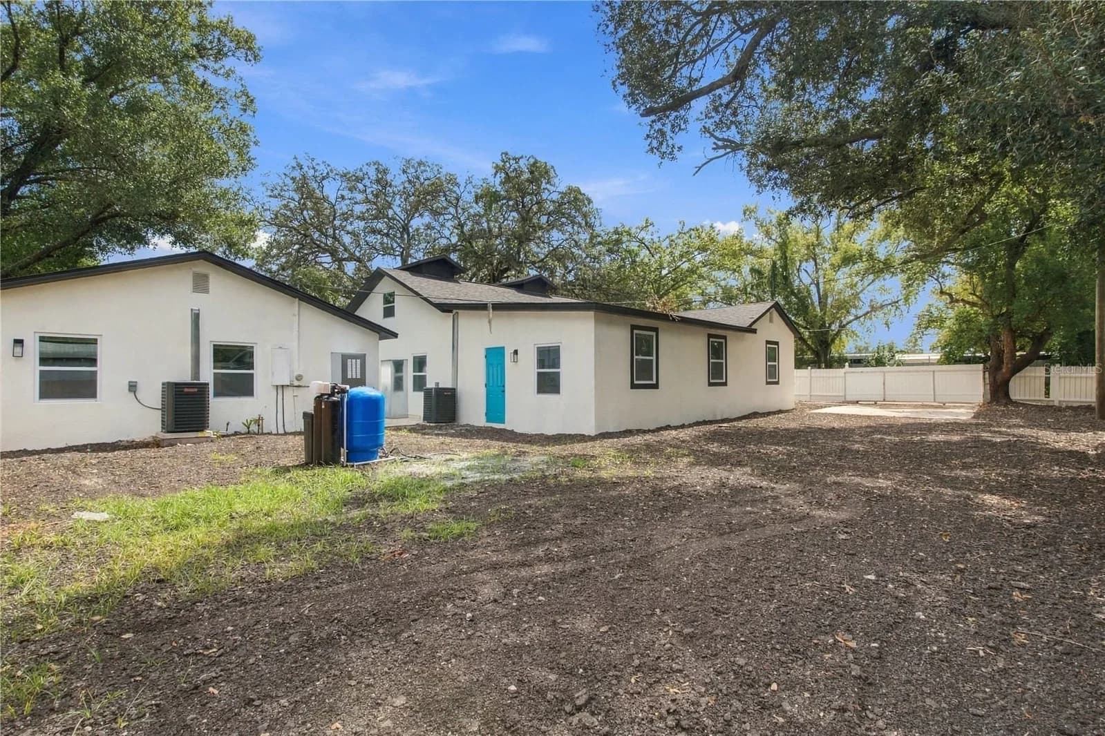 Photo 4 of 812 S ORANGE Avenue