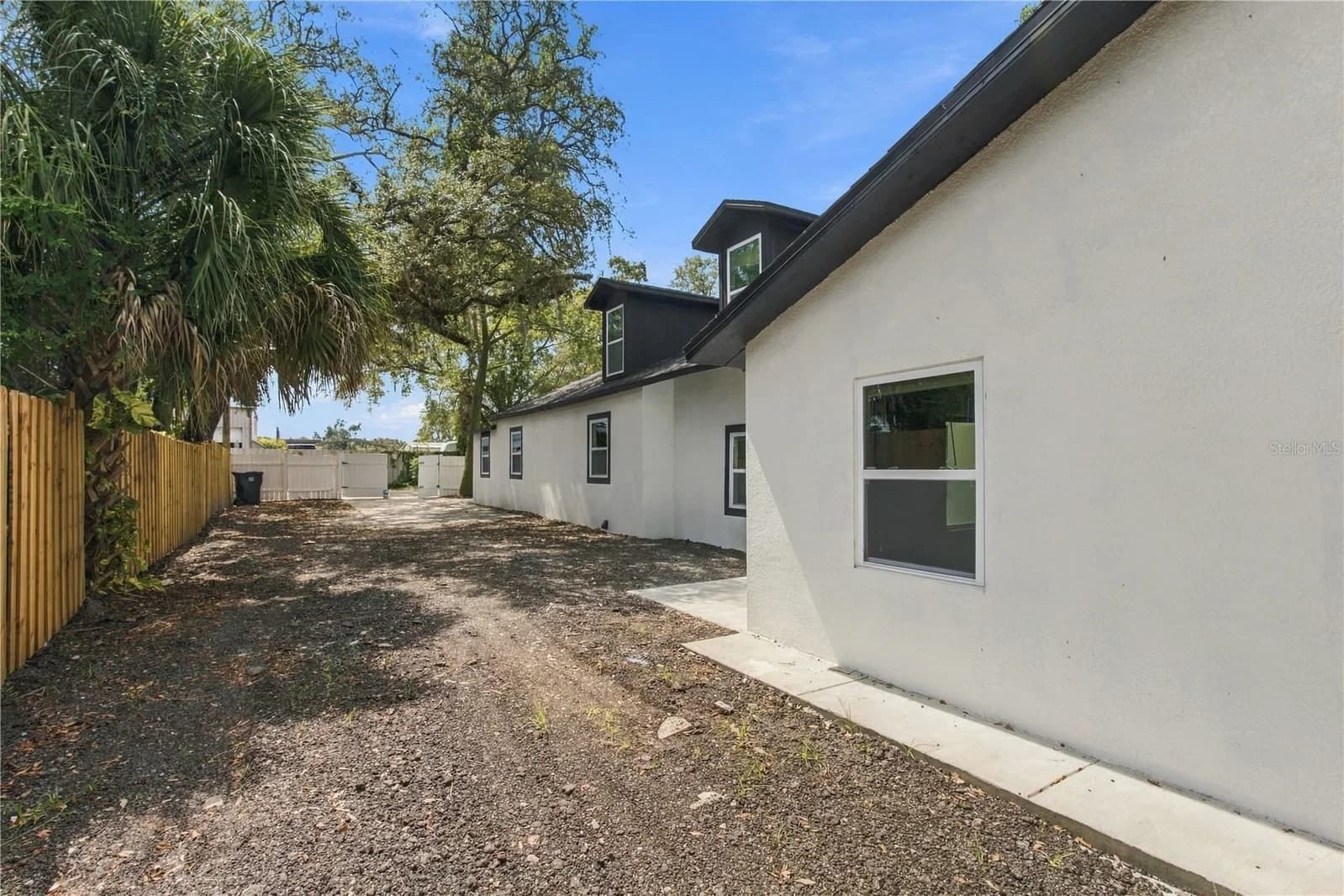 Photo 5 of 812 S ORANGE Avenue