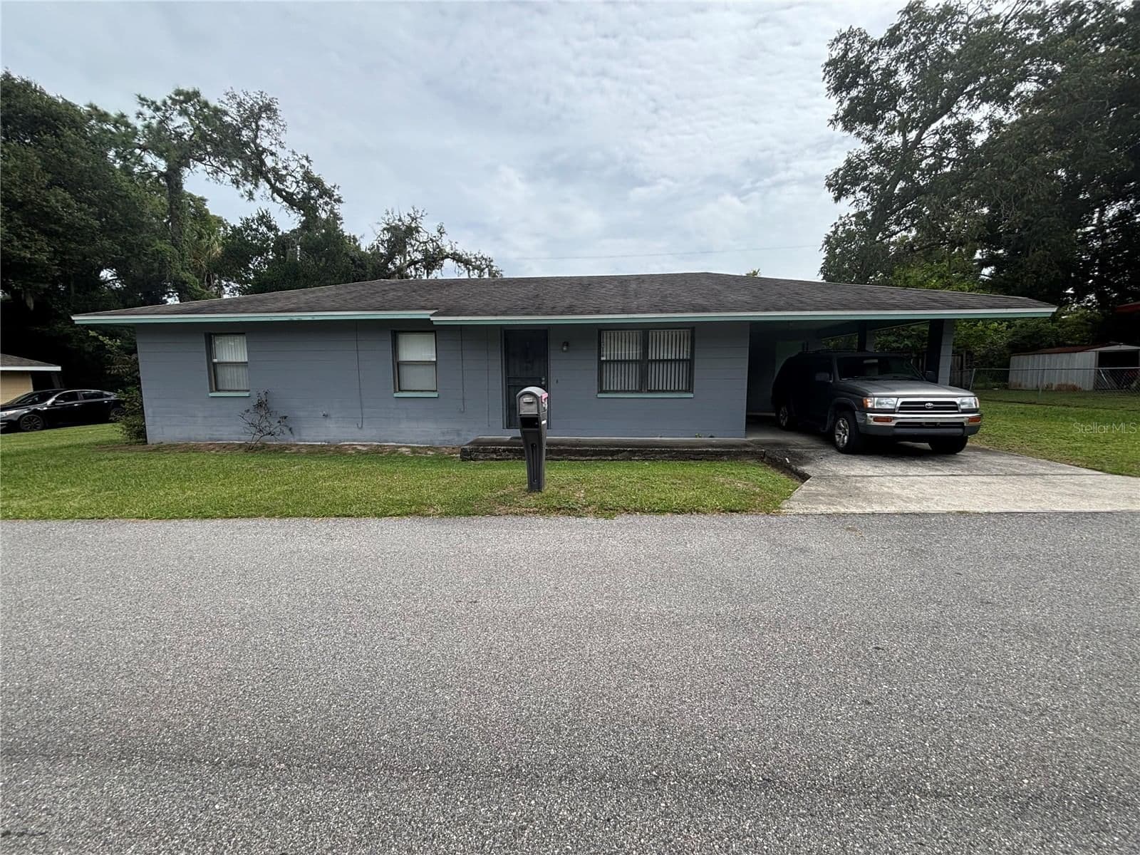 1615 E BLOSSOM Circle