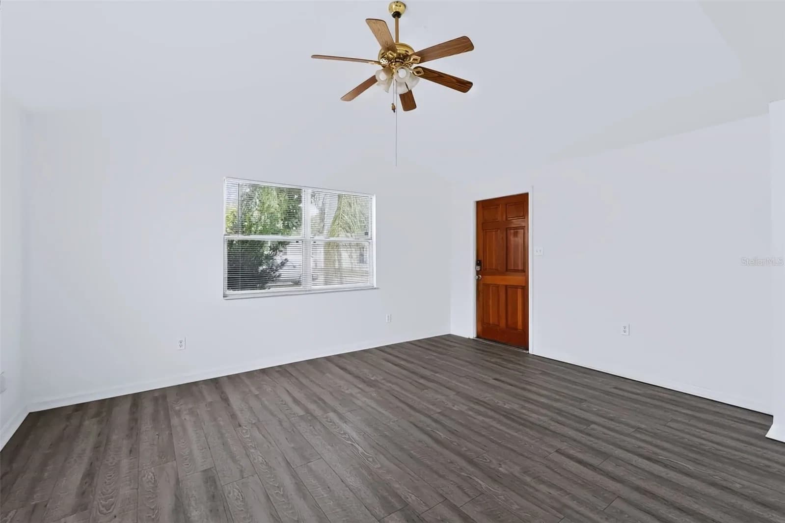 Photo 4 of 7606 ALVINA Street