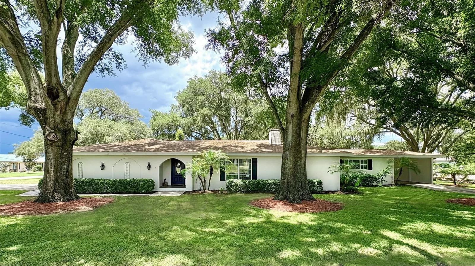 10 LAKE HAMILTON Circle