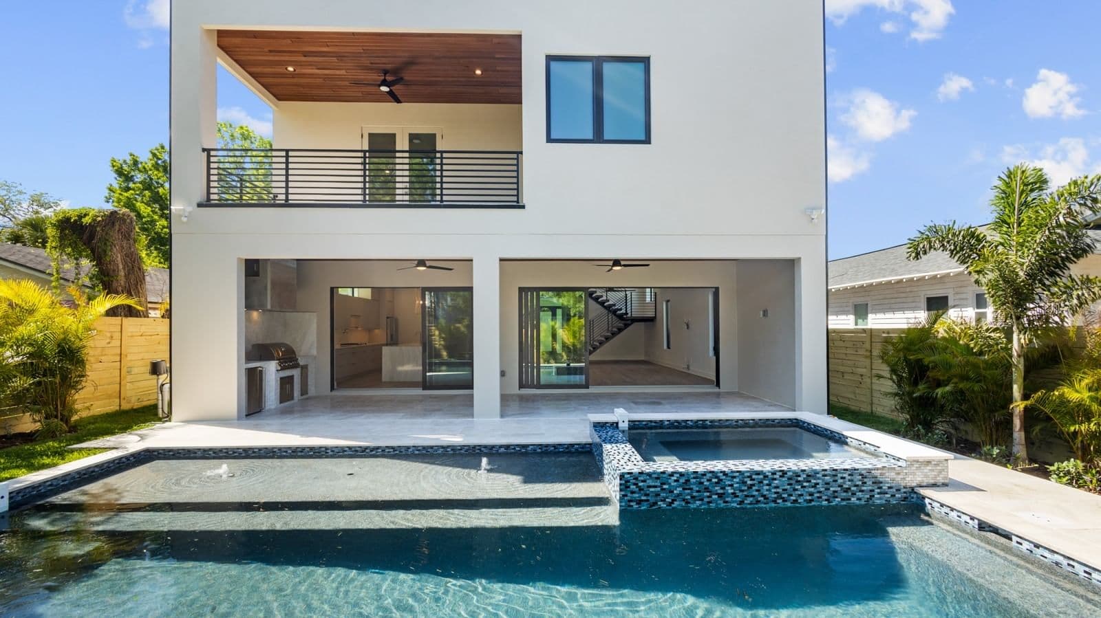 2608 RIDGEWOOD