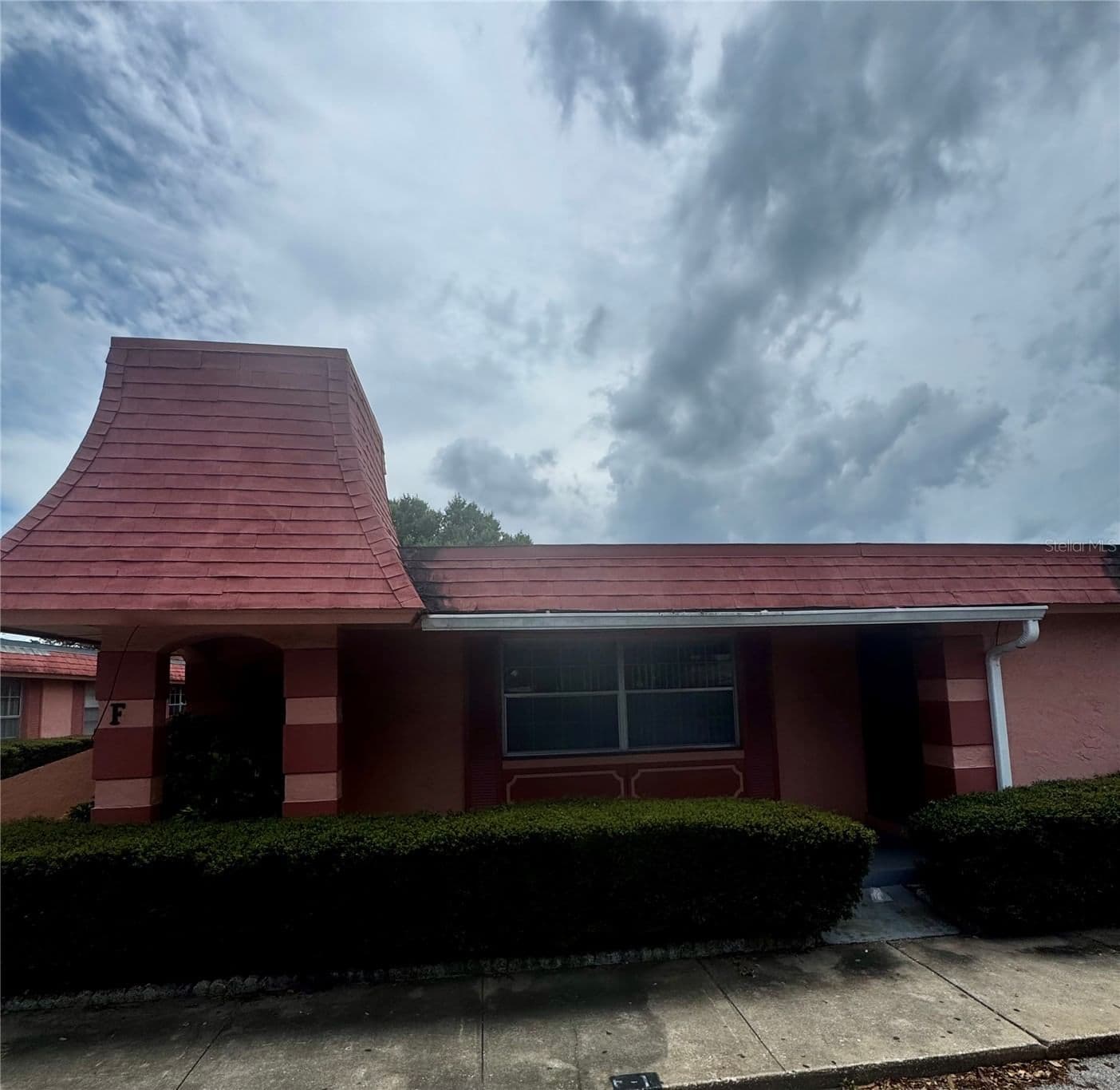 2929 OAK RIDGE