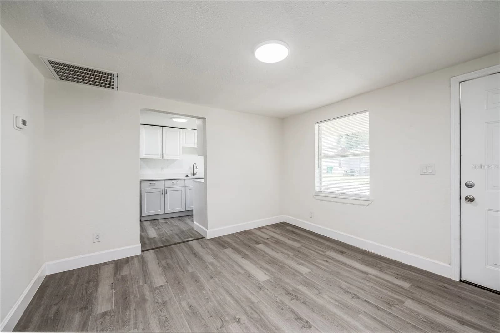 Photo 4 of 1422 BASIN Street