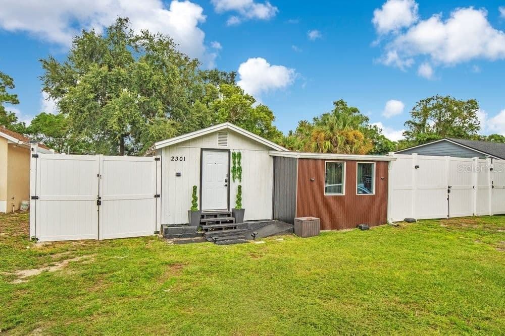 2301 DRAKE Drive