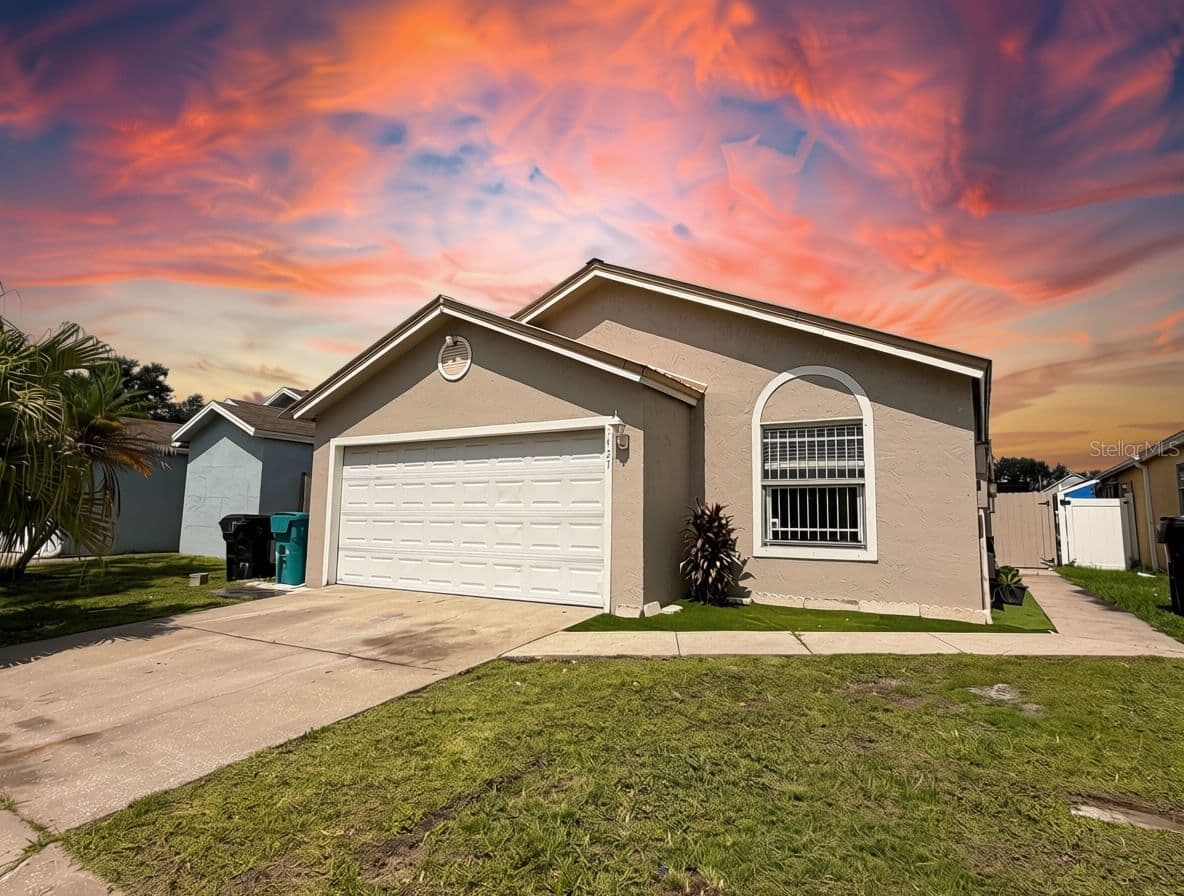 5427 CEDAR Lane