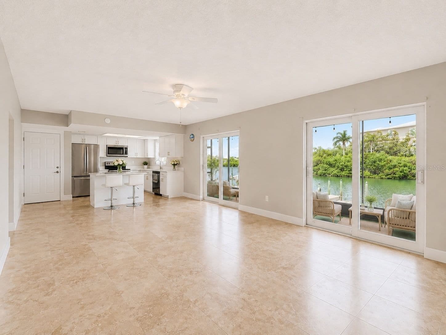 8818 BAY POINTE