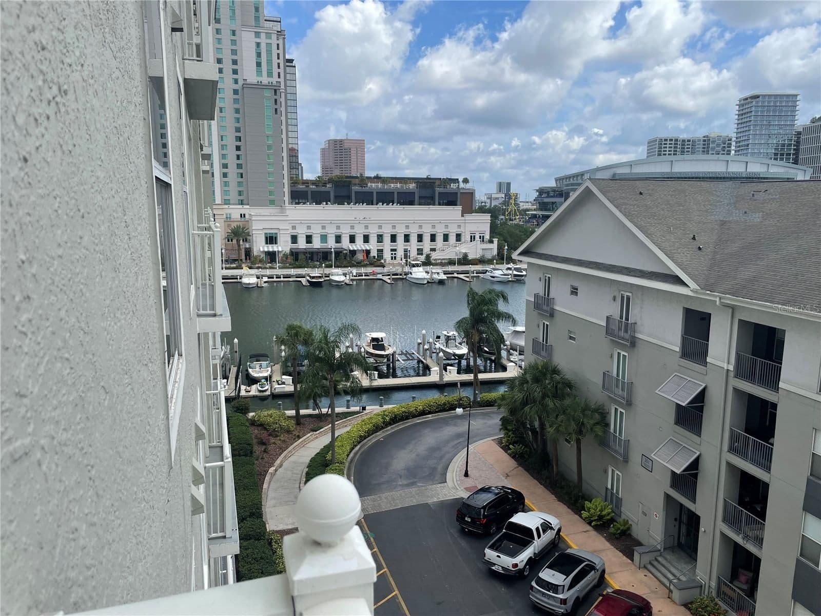 700 HARBOUR ISLAND