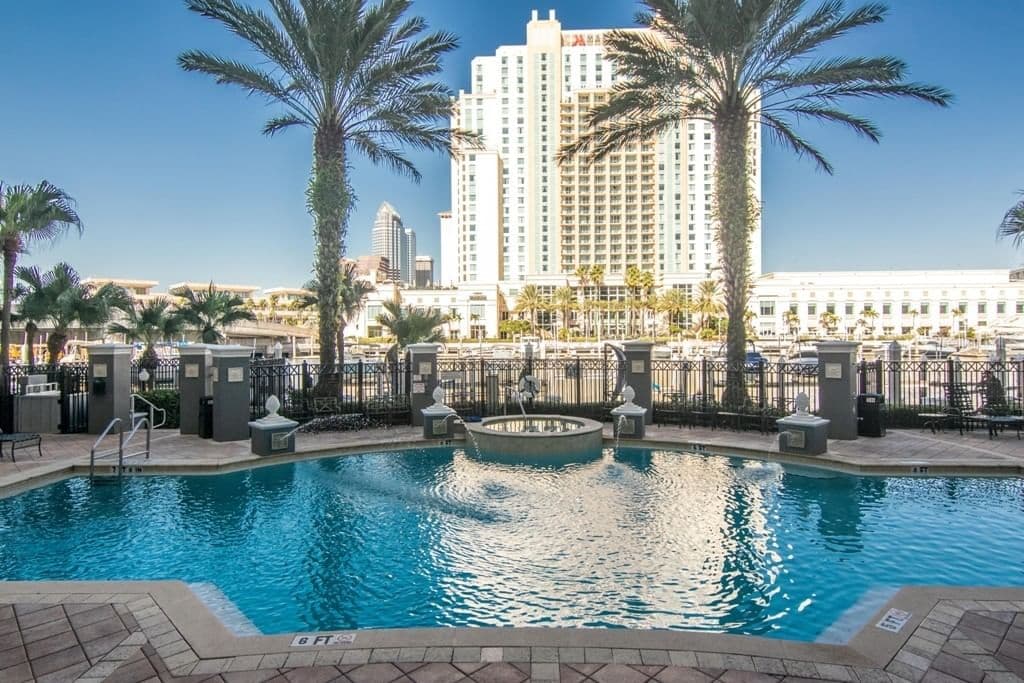 700 HARBOUR ISLAND