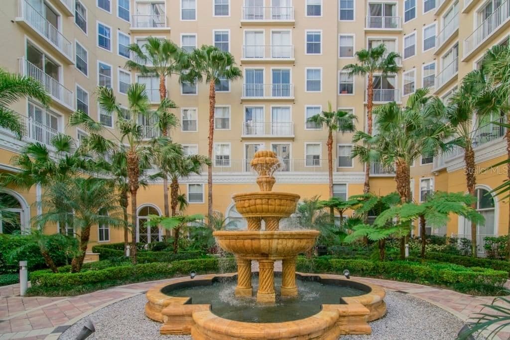 700 HARBOUR ISLAND