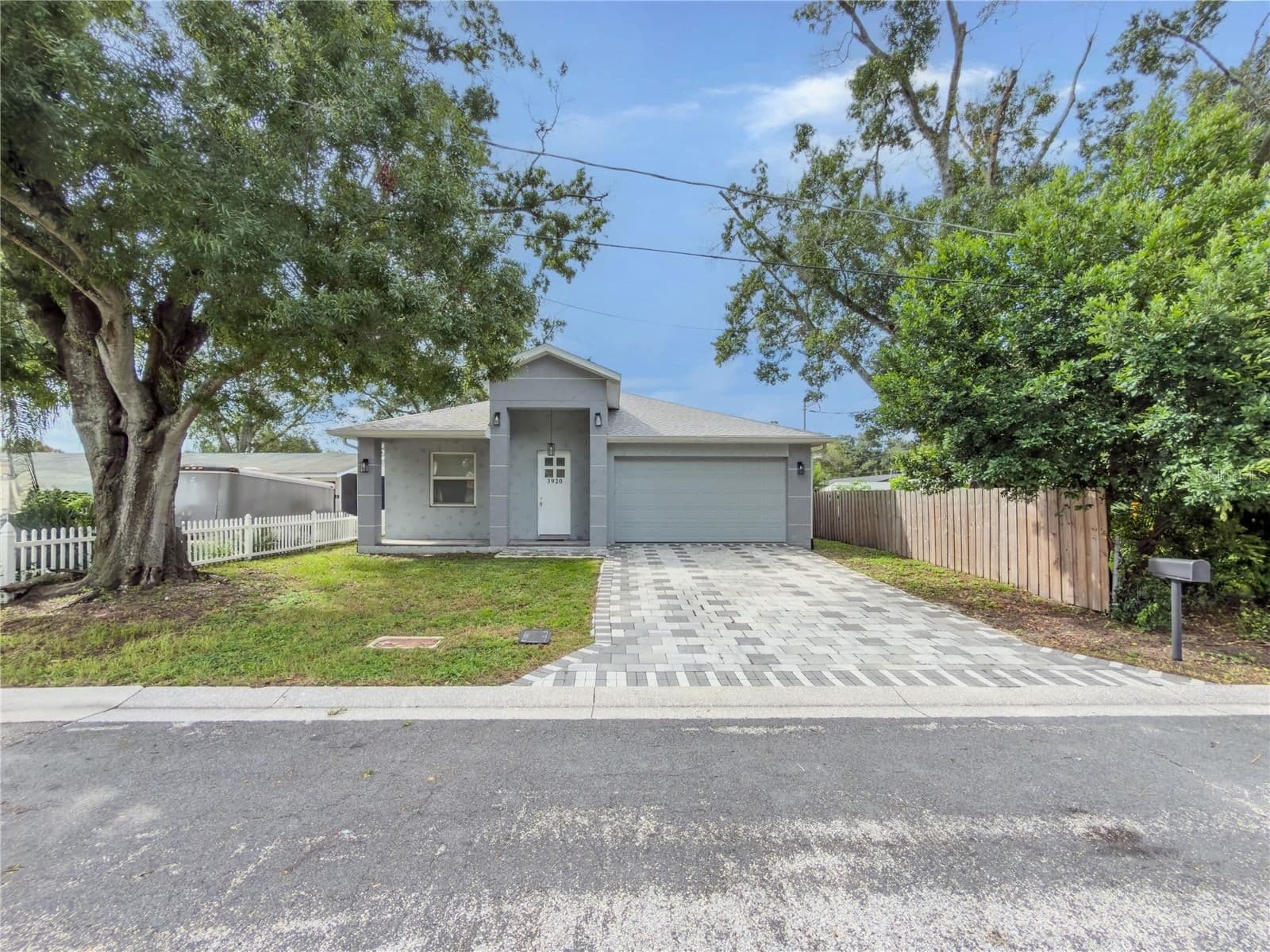 3920 CRENSHAW Street
