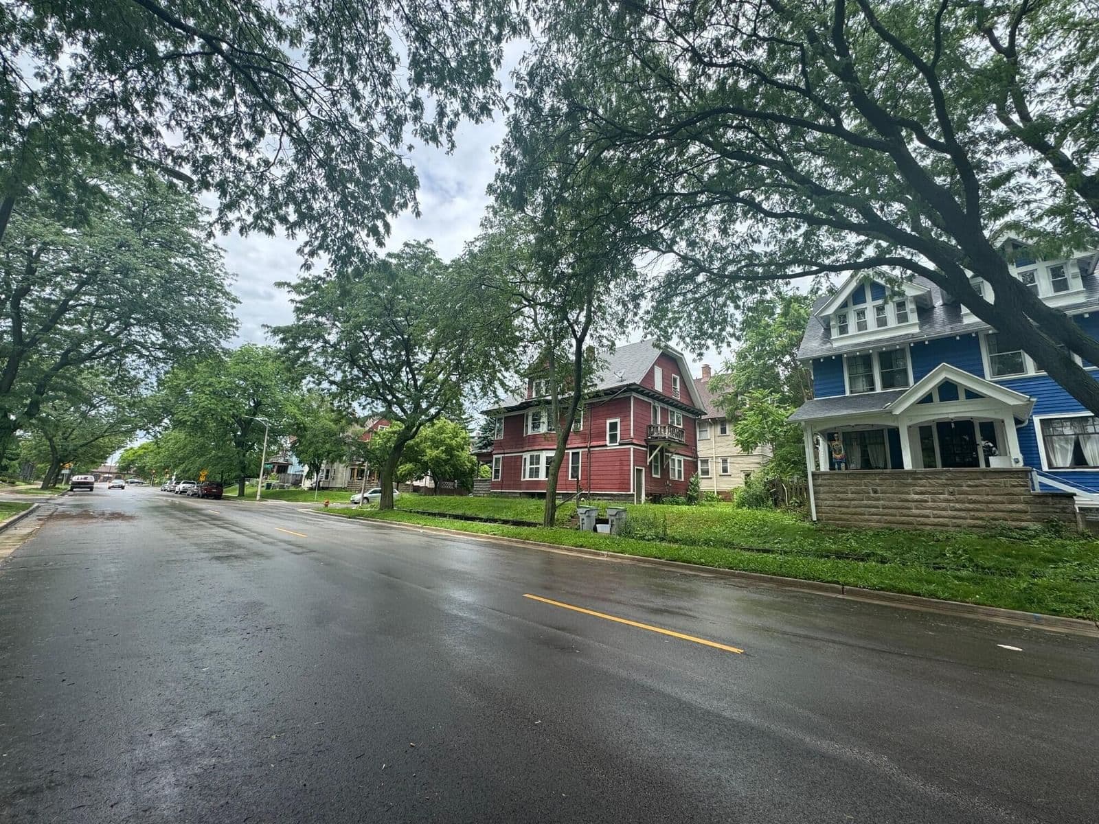 3319 Clybourn