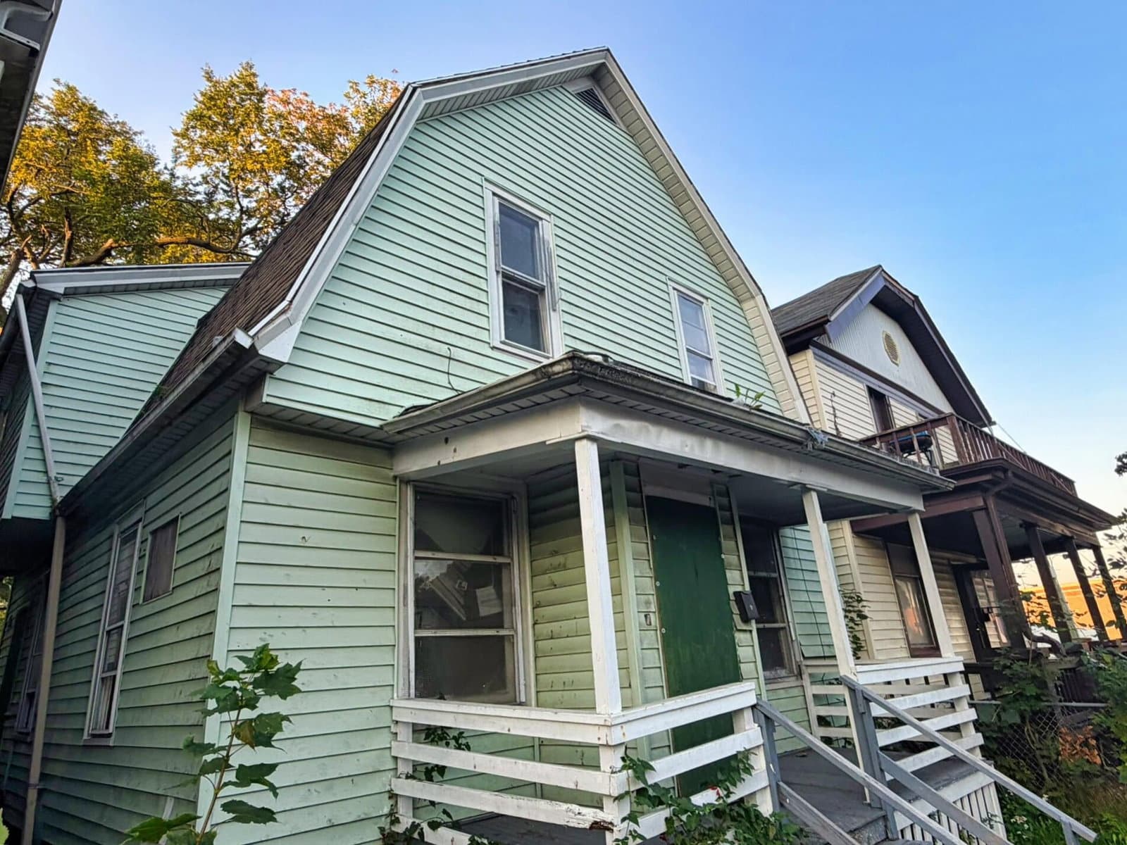 2475 Keefe
