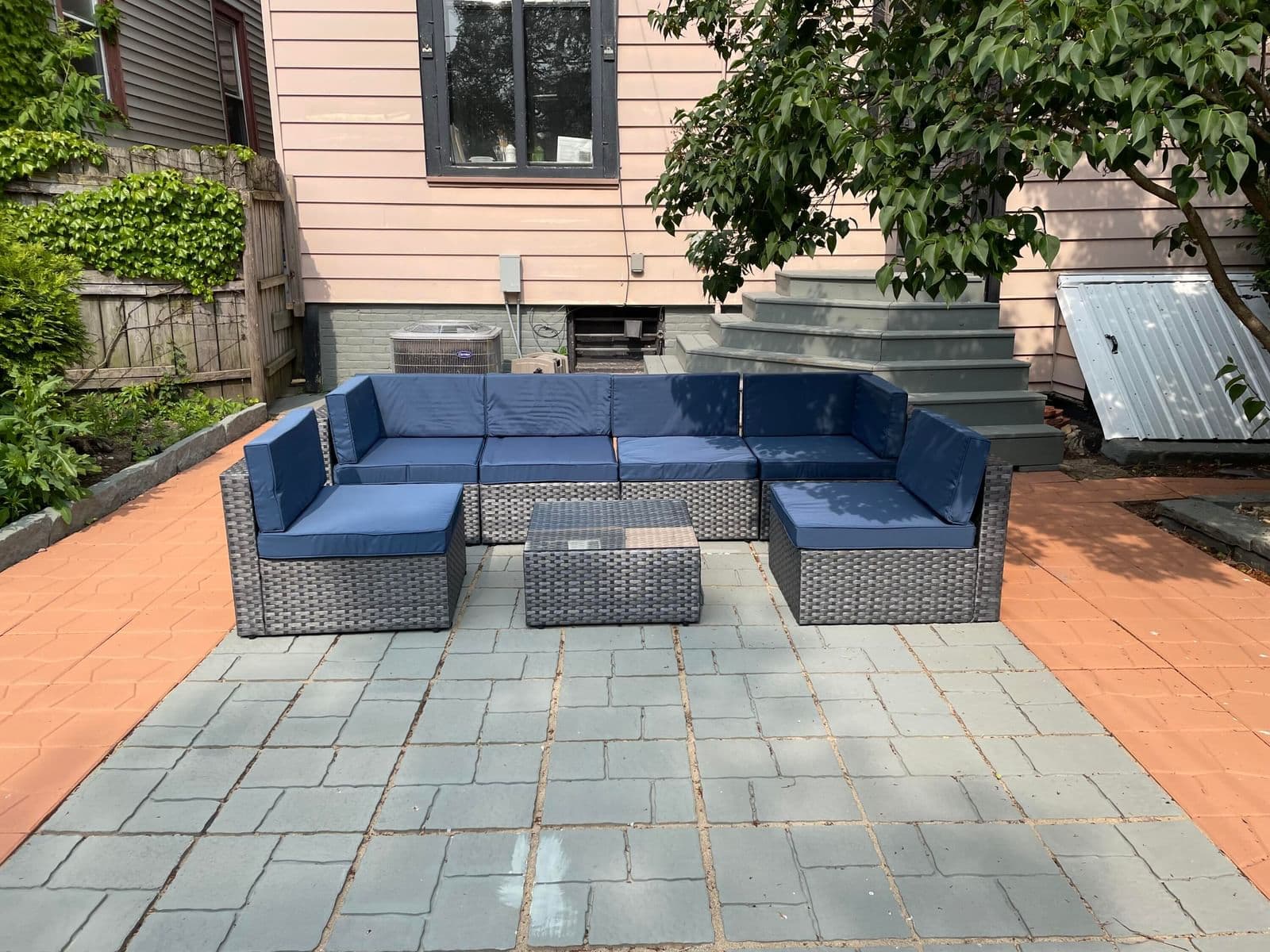 2736 OAKLAND