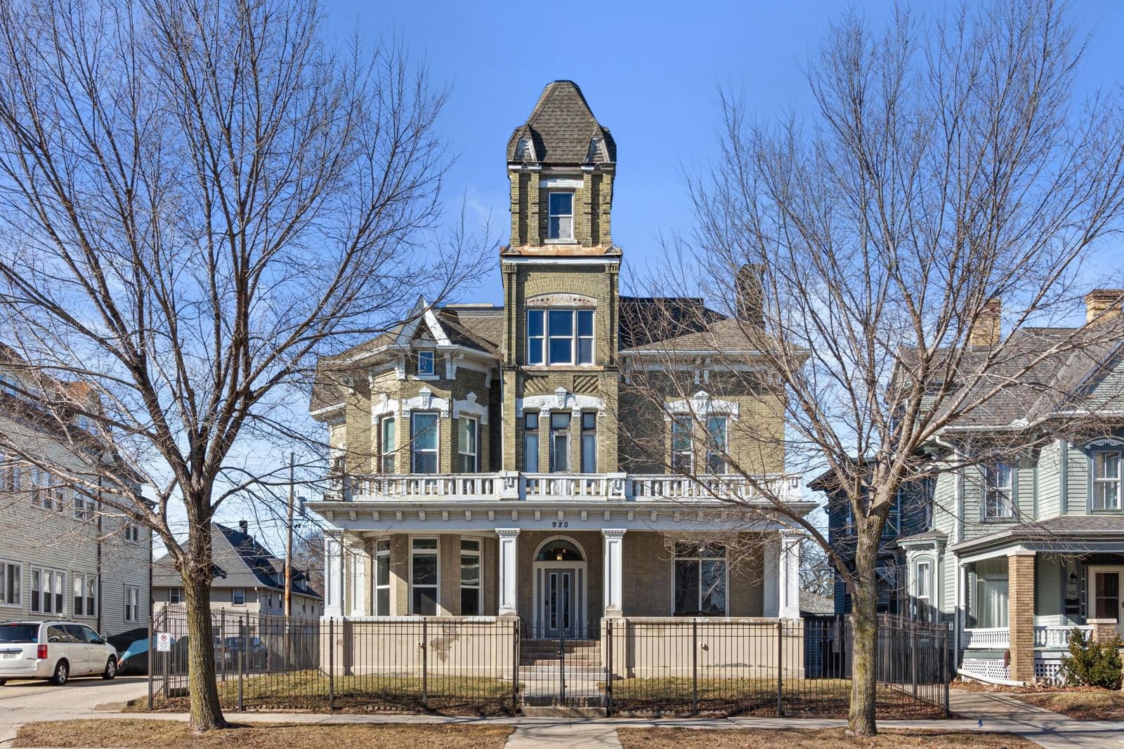 920 Main