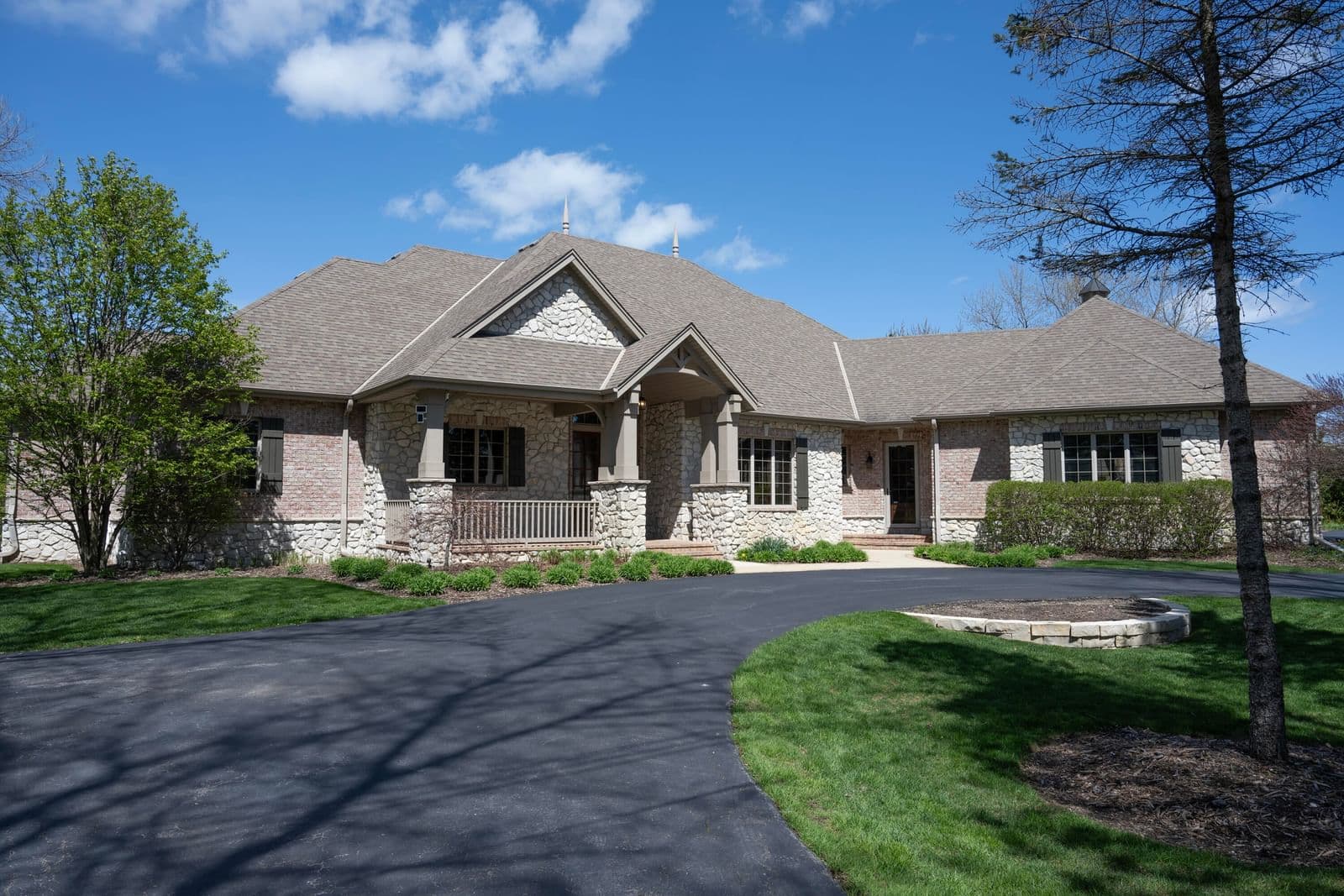 1512 W County Line, Mequon, WI