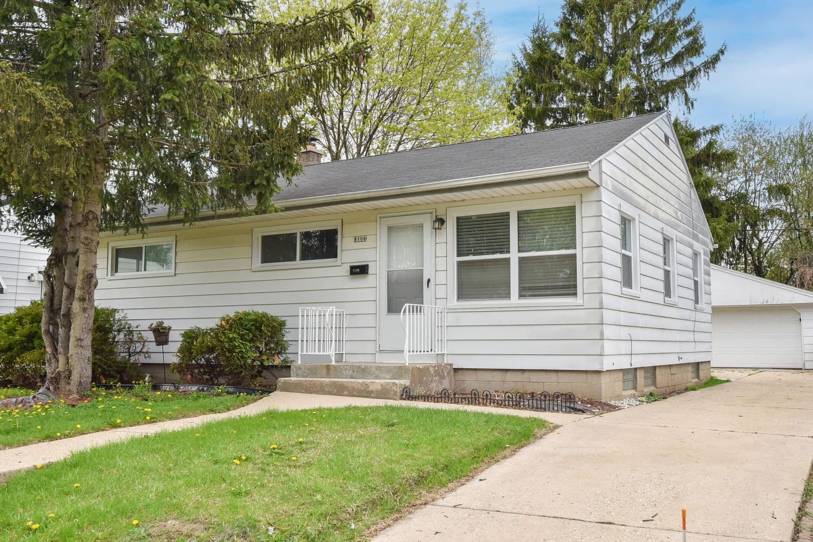 8106 Herbert