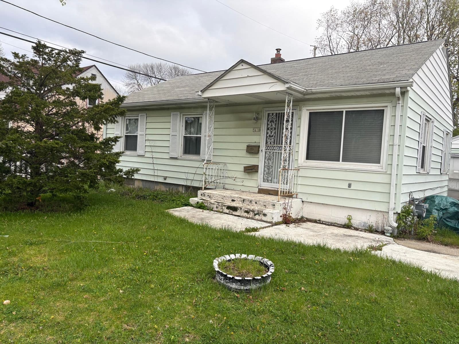 5618 Sheridan