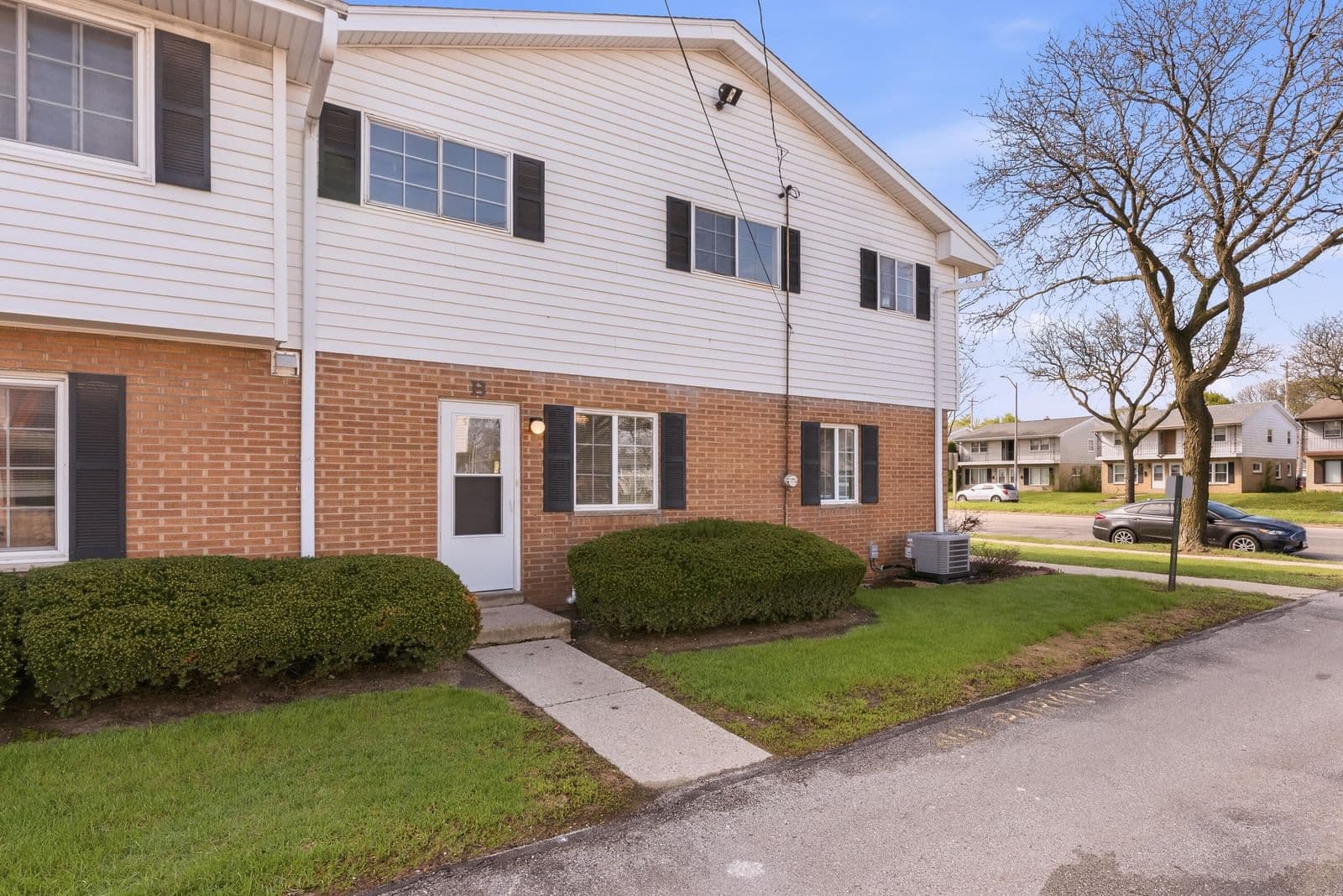 8566 Appleton