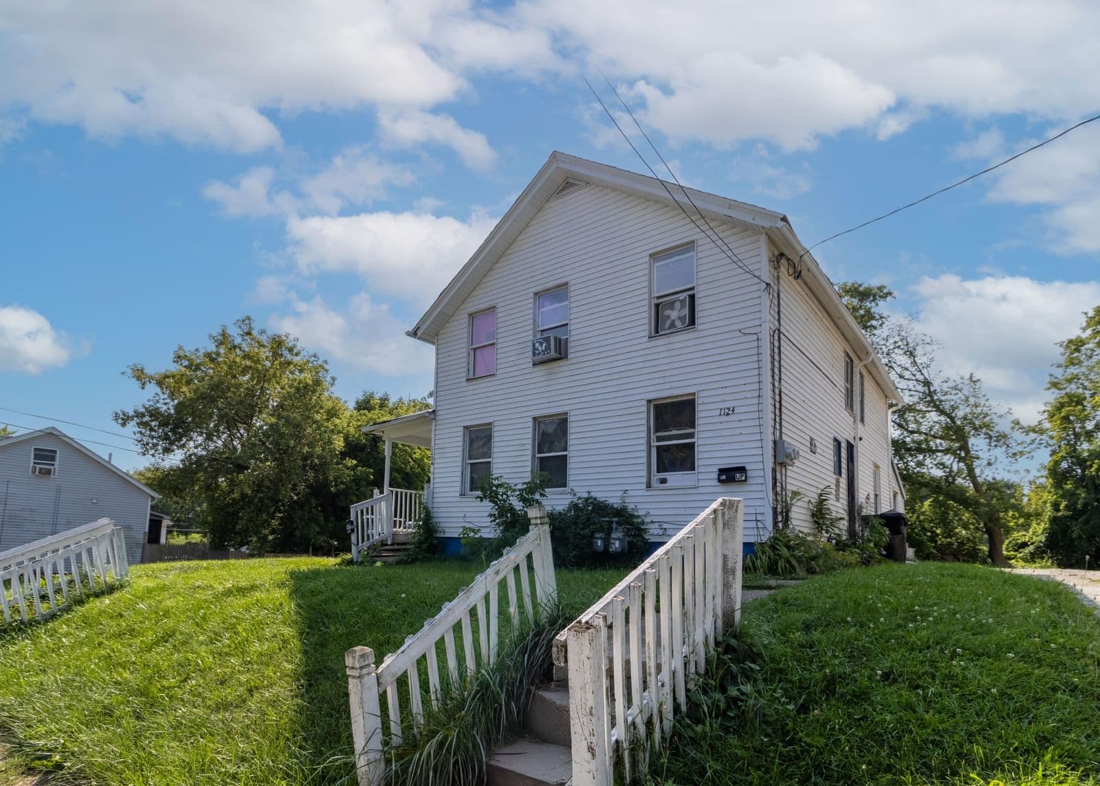 1124 Lasalle