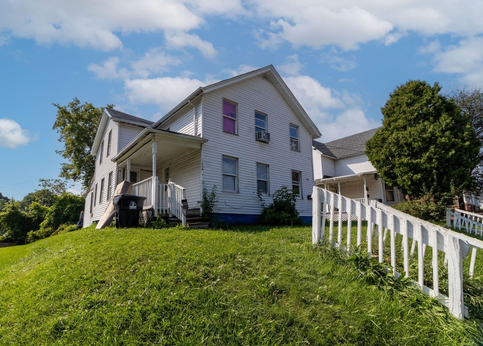 1124 Lasalle