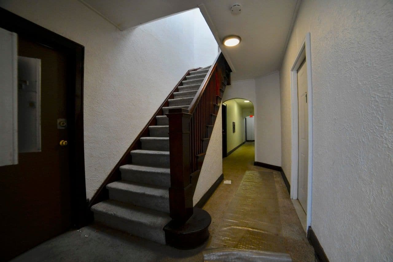 4480 Hopkins